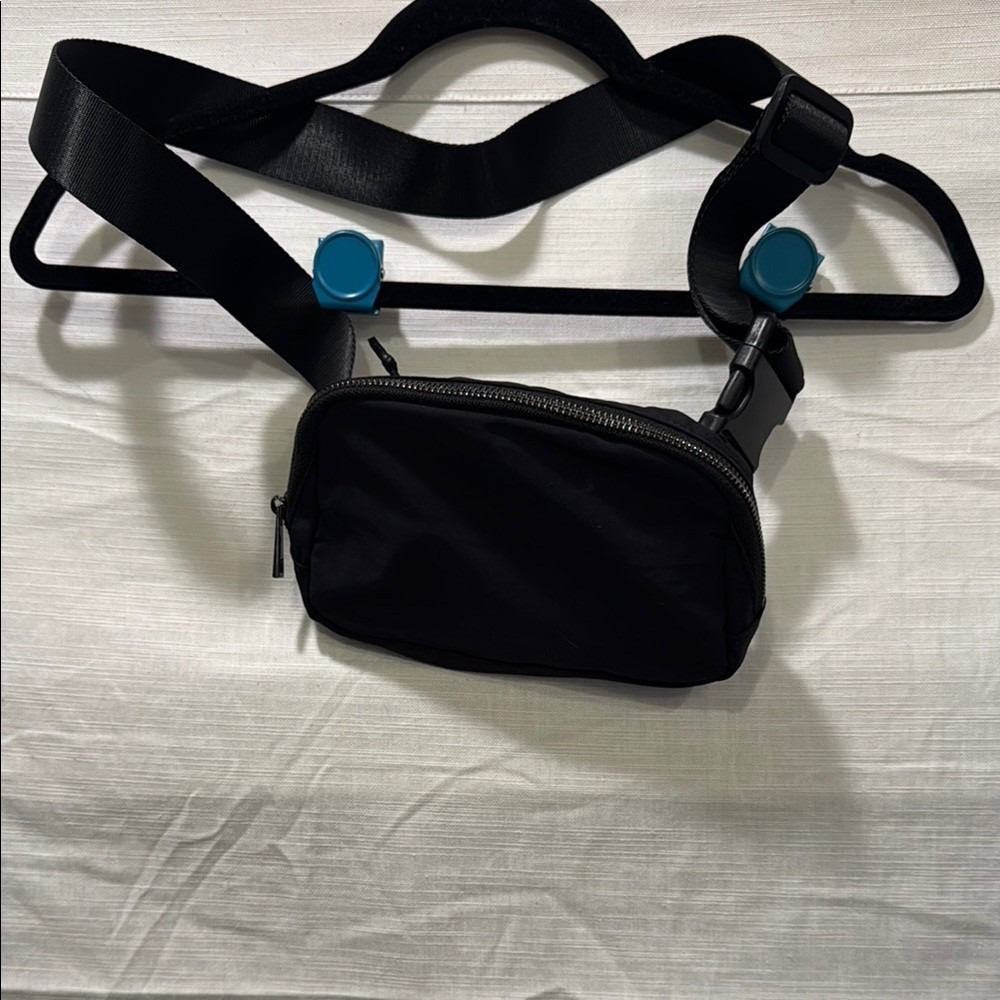 HALARA Black Crossbody Bag